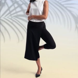 Betabrand BNWOT Sassiest crop pants